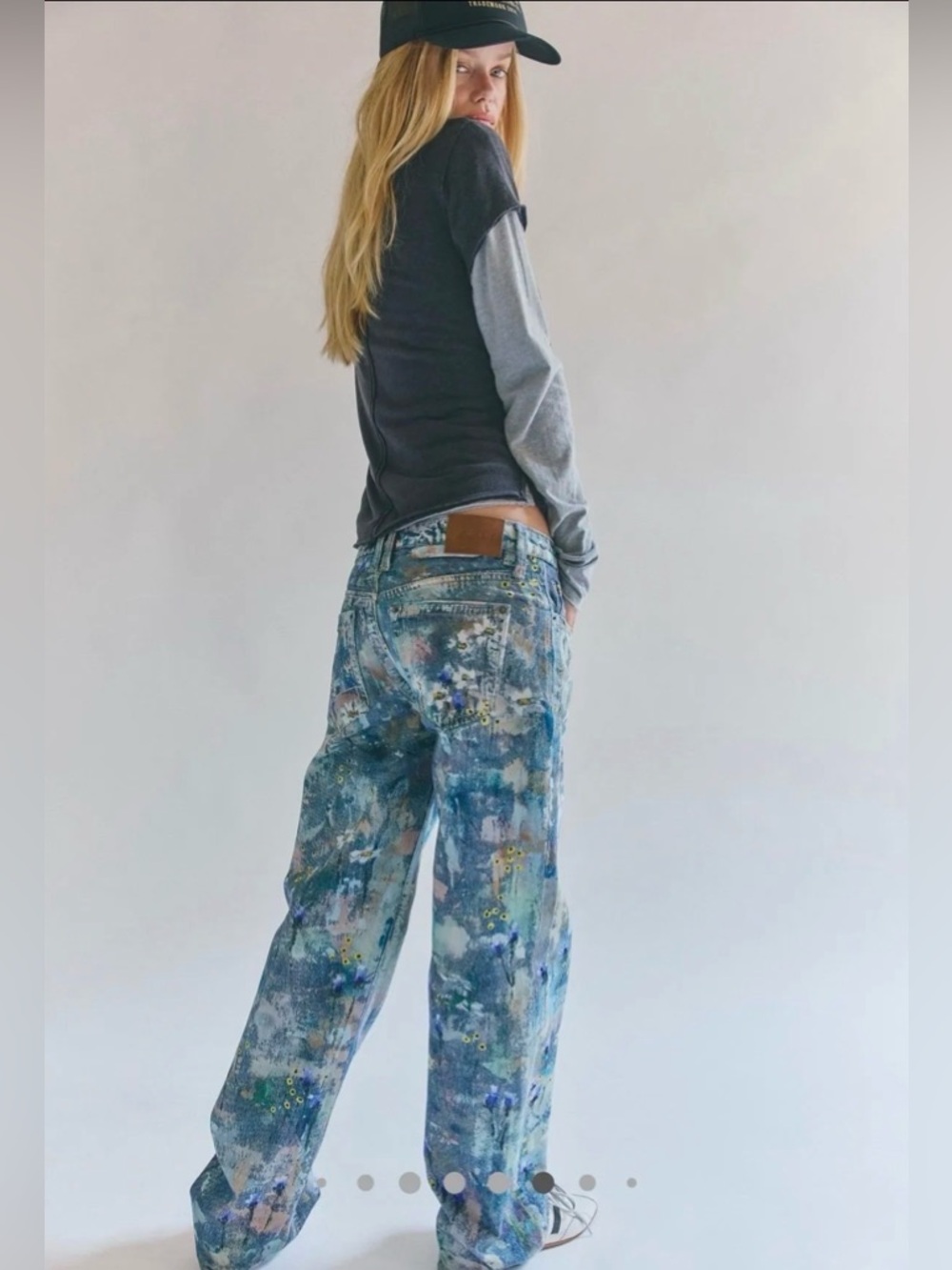 We The Free Tennessee Low-Rise
Illusions Jeans in Floral Canvas Size 27 NWT - Picture 3 of 11